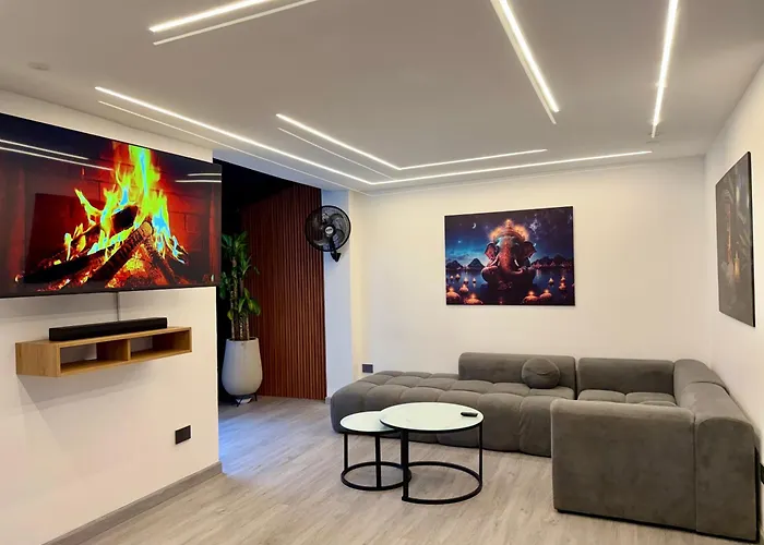 Exclusive House In The Malibu Sector